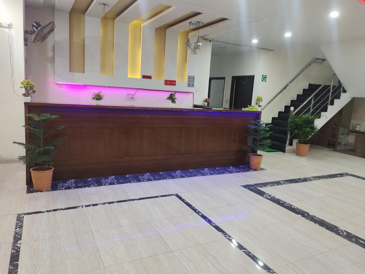 Hotel Kb Square Near Chandigarh Railway Station Exteriér fotografie