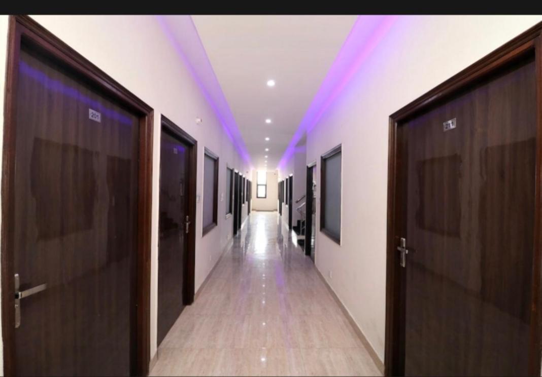 Hotel Kb Square Near Chandigarh Railway Station Exteriér fotografie