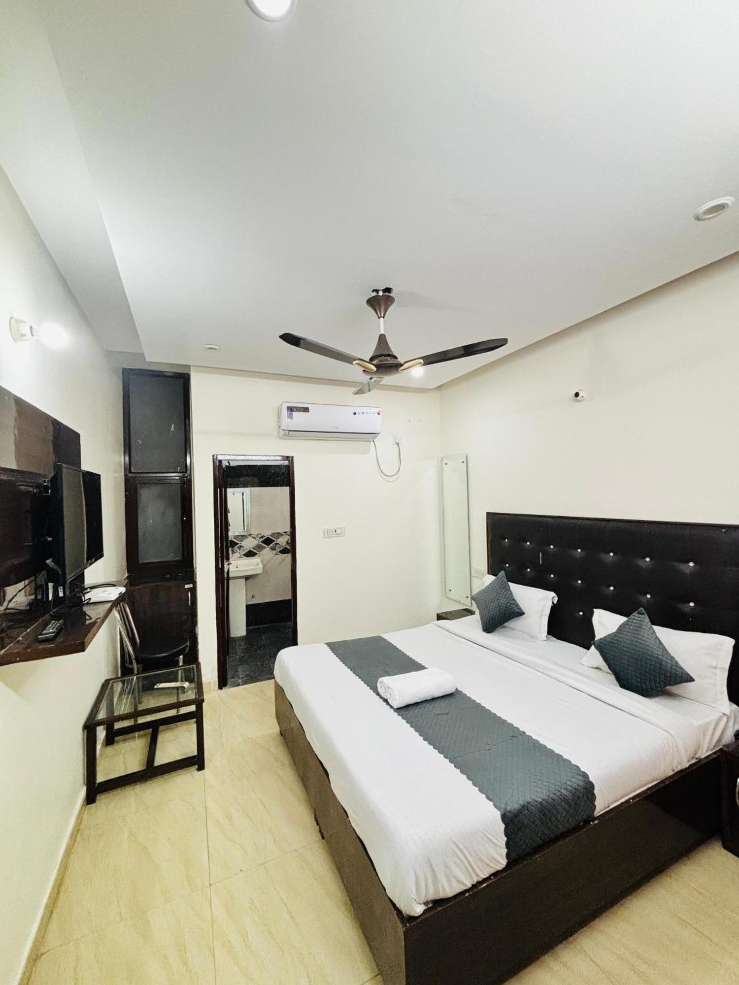 Hotel Kb Square Near Chandigarh Railway Station Exteriér fotografie