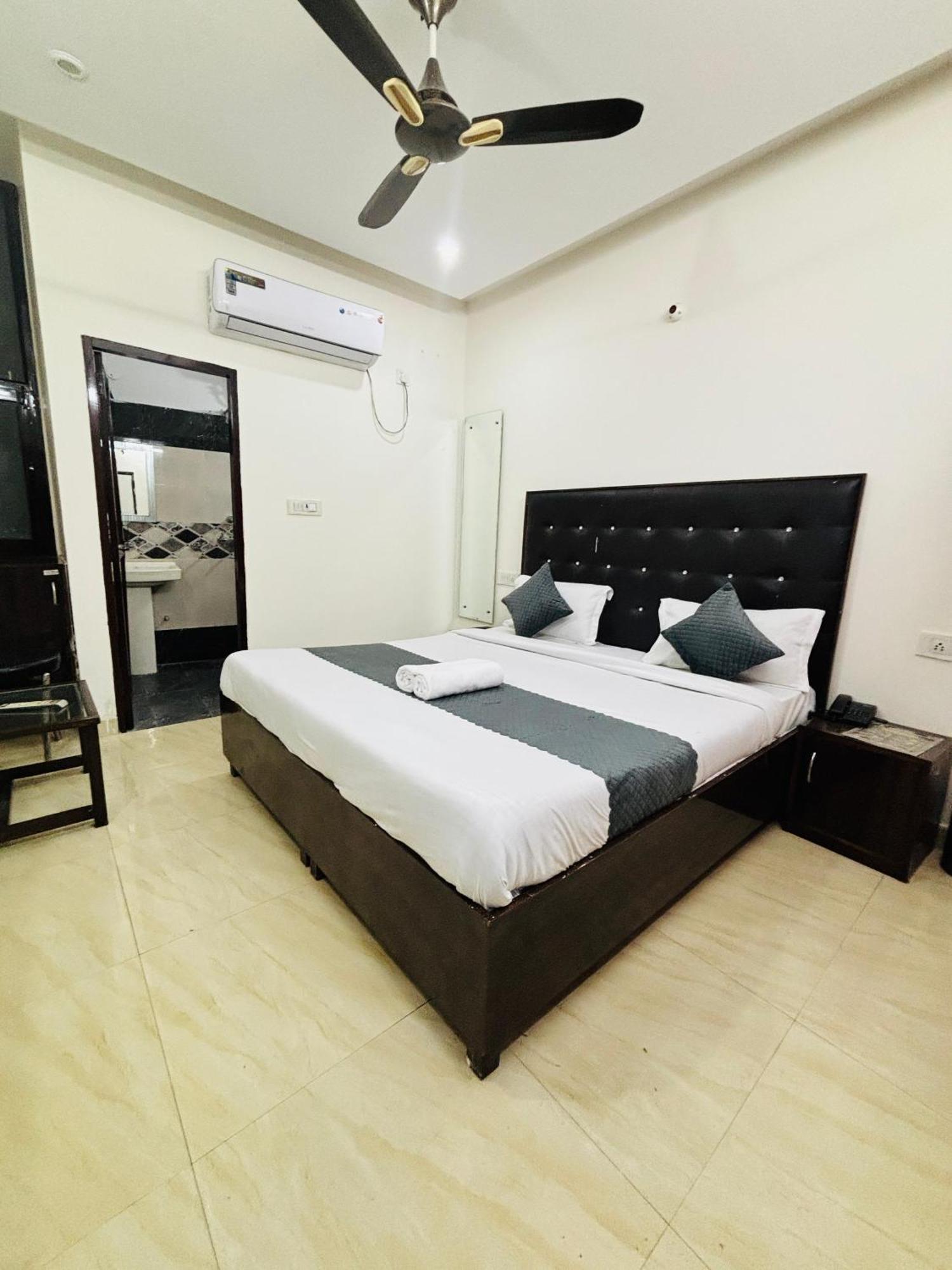 Hotel Kb Square Near Chandigarh Railway Station Exteriér fotografie