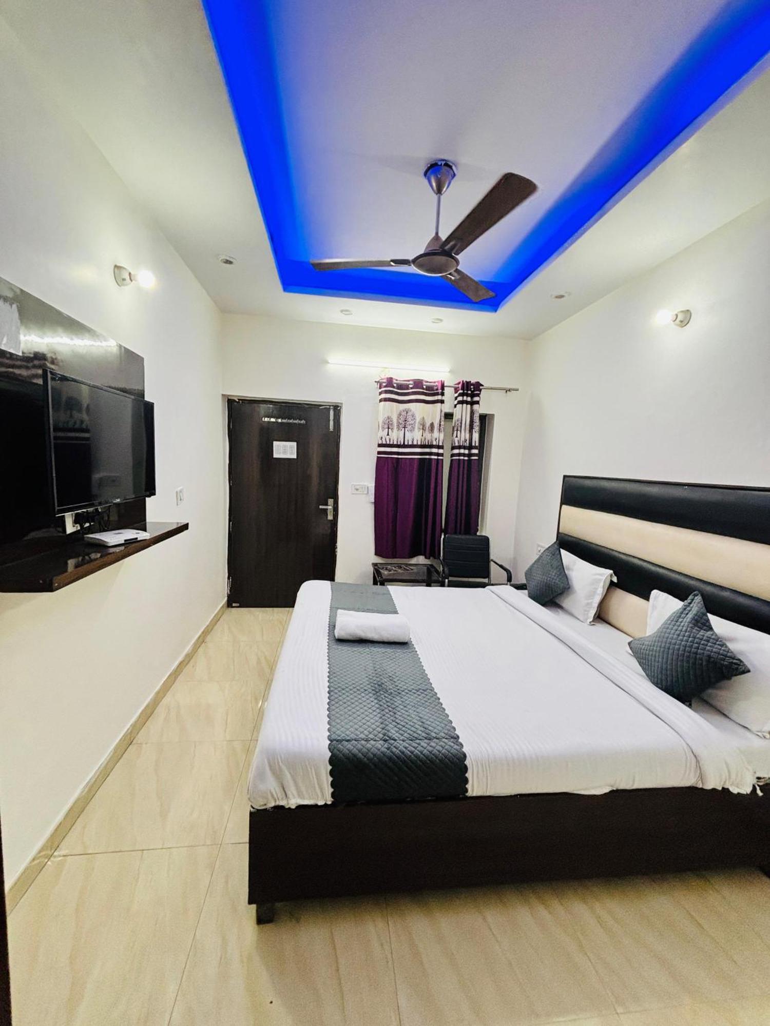 Hotel Kb Square Near Chandigarh Railway Station Exteriér fotografie